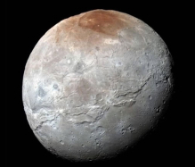 冥王星的最大卫星“卡戎”的最佳彩色照片